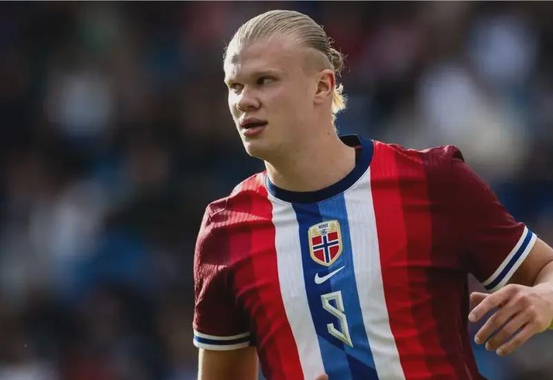 英超战报：哈兰德双响，福登破门，曼城3-0水晶宫紧追枪手（英超：曼城3-0水晶宫，哈兰德梅开二度，福登建功，紧咬阿森纳）