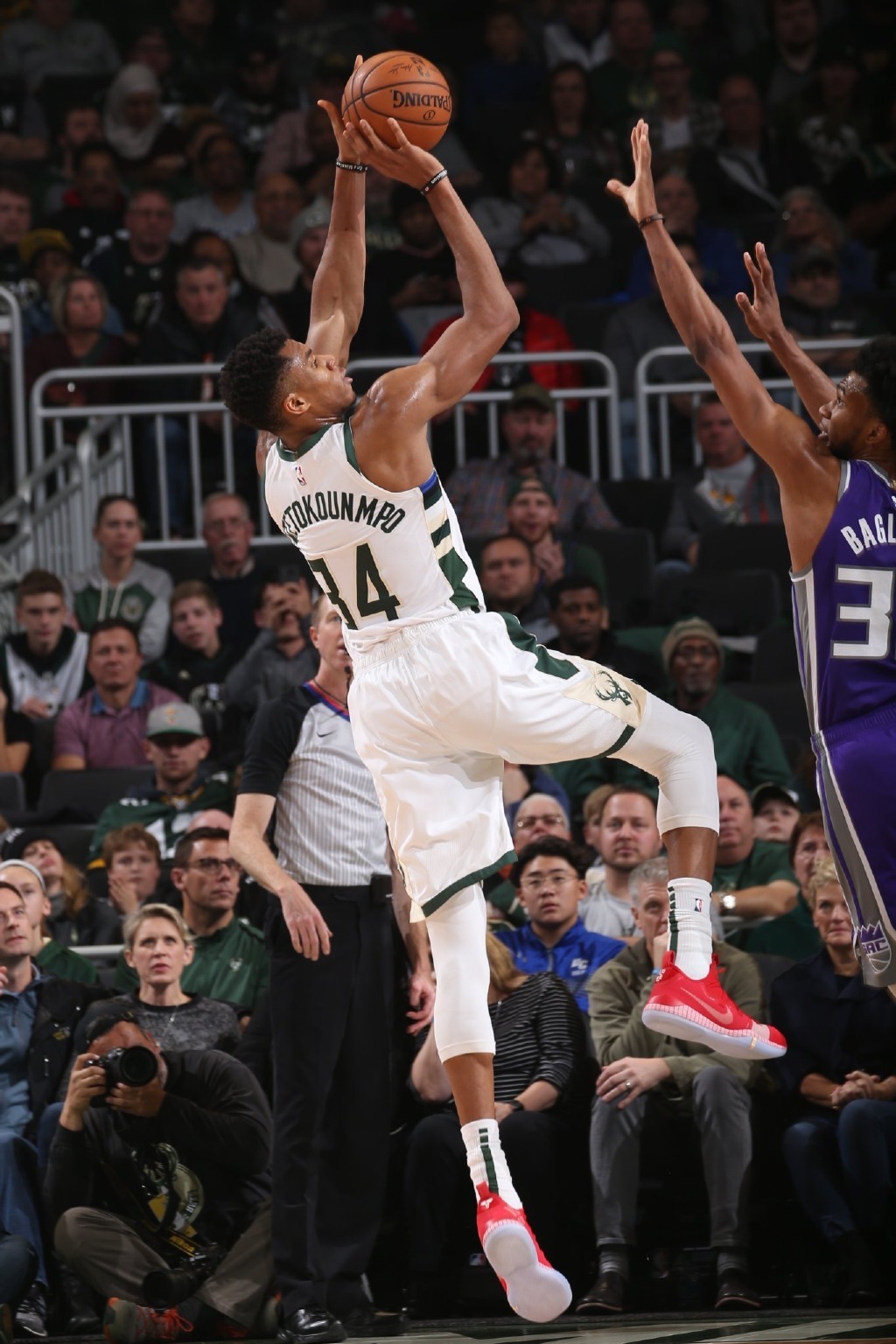 埃尔切1-1皇家社会，阿尔瓦罗-罗德里格斯破僵，奥亚萨瓦尔救主（埃尔切1-1战平皇家社会：阿尔瓦罗-罗德里格斯先拔头筹，奥亚萨瓦尔扳平救主）