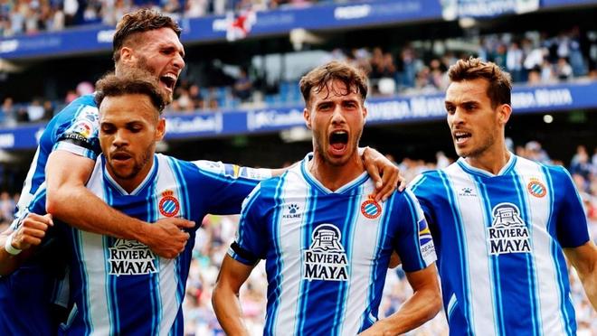 状元缺阵贝恩砍37分，吉迪22+9+6+8失误，魔术15分逆转送公牛4连败（状元休战贝恩飙37分，吉迪22+9+6伴8失误，魔术上演15分翻盘送公牛四连败）