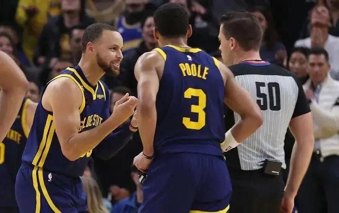 Veritas学院57-79不敌橡树山学院，张博源砍下18分9篮板（橡树山学院79-57击败Veritas学院，张博源贡献18分9篮板）