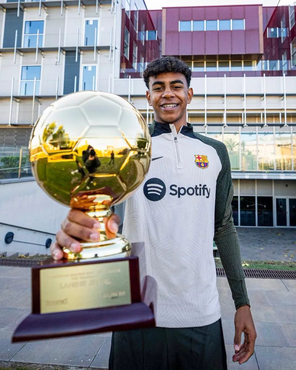 沙特基金和国际足联携手，为发展中国家体育基建提供财政支持（沙特基金与国际足联联手，资助发展中国家体育基础设施建设）