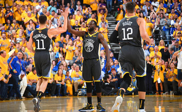 亨里希斯：基米希常会来问候受伤的我；想以主力身份踢世界杯（亨里希斯：基米希经常关心我的伤情，盼以主力征战世界杯）