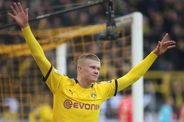 极致弯刀！孙兴慜完美任意球攻入国家队生涯第54球（神级弧线！孙兴慜任意球破门斩获国家队第54球）