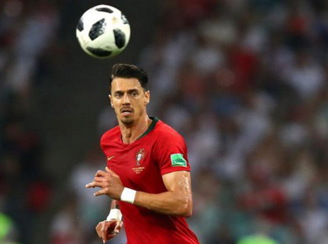 詹姆斯谈加冕庆祝：这辈子第一次这么张扬，今天需要这个时刻（詹姆斯谈加冕：生涯首次高调庆祝，今天就需要这个瞬间）